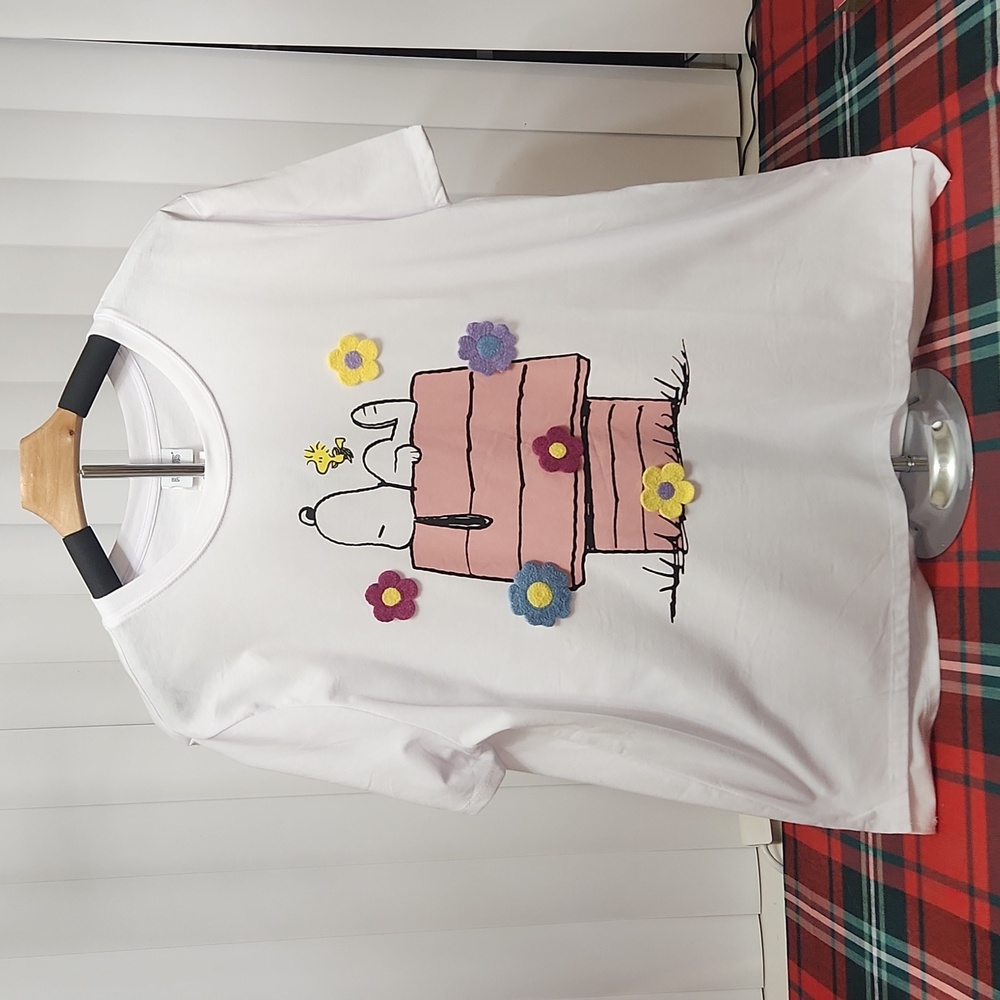 Peanuts Snoopy and Woodstock tshirt
